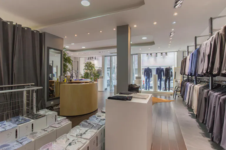 Sophisticated Temple Pop-Up Shop - Image 4