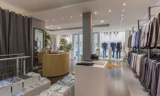 Sophisticated Temple Pop-Up Shop - Image 4