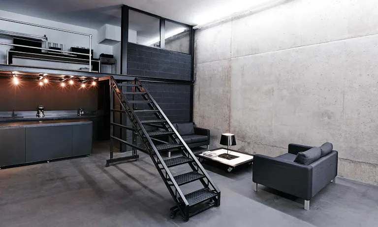 Incredible Showroom in Bastille - Image 4