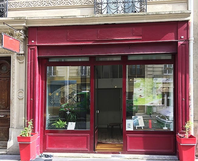 Modern Pop-Up Store in Voltaire - Image 0