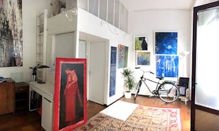 Modern Pop-Up Store in Voltaire - Image 1