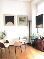 Modern Pop-Up Store in Voltaire - Image 2