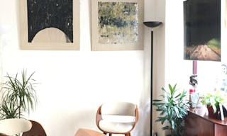 Modern Pop-Up Store in Voltaire - Image 2