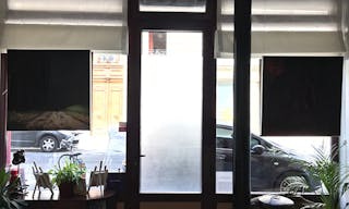 Modern Pop-Up Store in Voltaire - Image 3