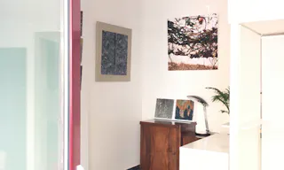 Modern Pop-Up Store in Voltaire - Image 5