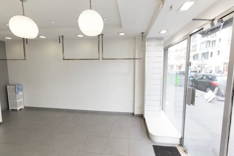 Pop-Up Store in Lecourbe - Image 4