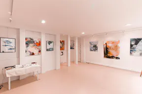 Large Showroom in Enfants-Rouges - Image 4