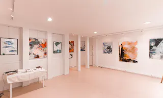 Large Showroom in Enfants-Rouges - Image 4
