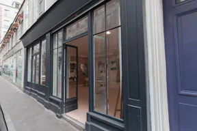 Large Showroom in Enfants-Rouges - Image 5