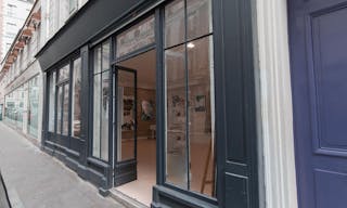 Large Showroom in Enfants-Rouges - Image 5