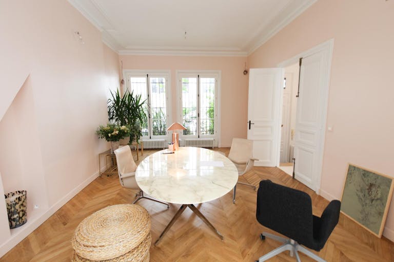 Showroom Space in Saint-Georges - Image 3