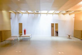 Showroom Space in Saint-Georges - Image 6