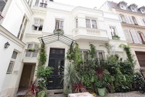 Showroom Space in Saint-Georges - Image 10