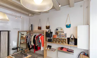 Pop-Up Store in Gare de Lyon - Image 4