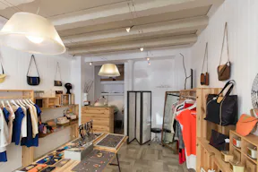 Pop-Up Store in Gare de Lyon - Image 5