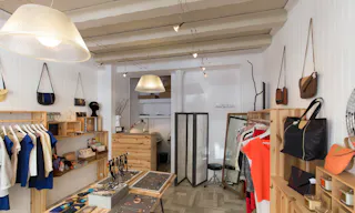 Pop-Up Store in Gare de Lyon - Image 5