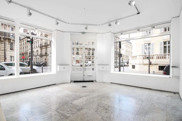 Boutique Quai Anatole France - Image 0