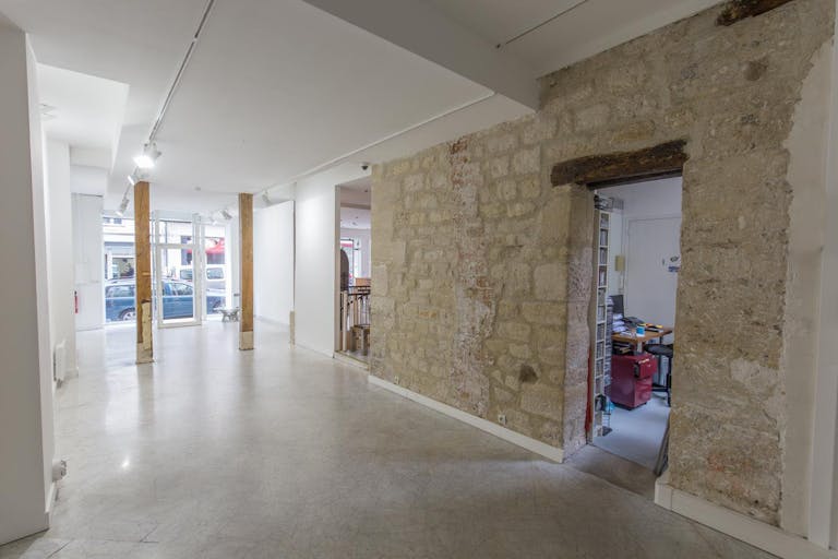 Rustic Showroom in Le Marais - Image 0