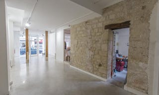Rustic Showroom in Le Marais - Image 0