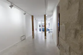 Rustic Showroom in Le Marais - Image 1