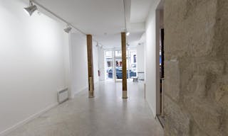 Rustic Showroom in Le Marais - Image 1