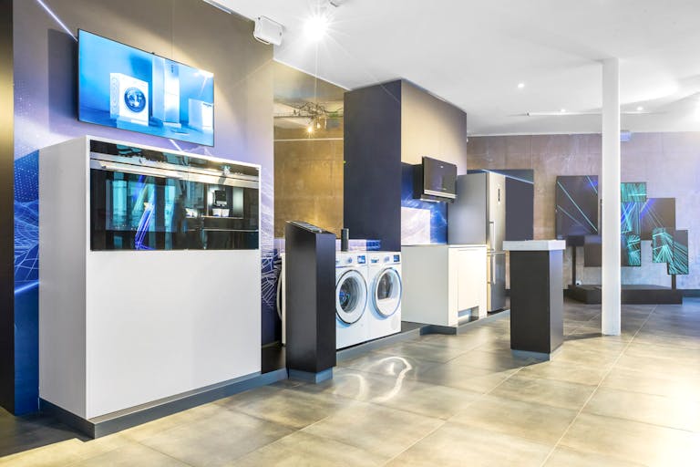 Historic Pop Up Store in Châtelet-les-Halles - Image 2