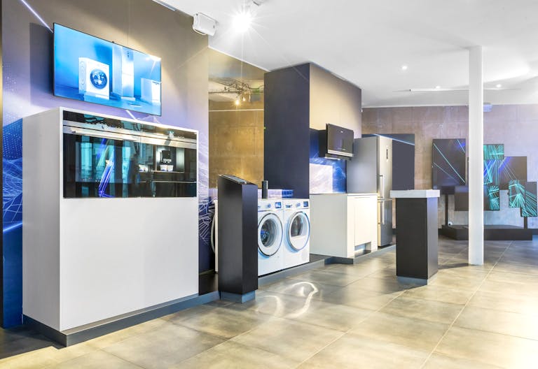 Historic Pop Up Store in Châtelet-les-Halles - Image 2