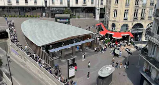 Historic Pop Up Store in Châtelet-les-Halles - Image 40