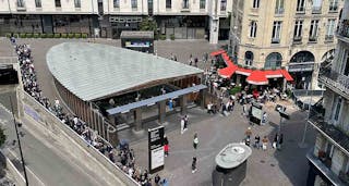 Historic Pop Up Store in Châtelet-les-Halles - Image 40