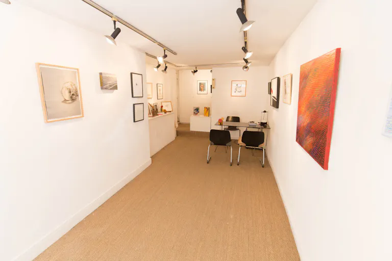 Showroom in Saint Germain des Prés - Image 2