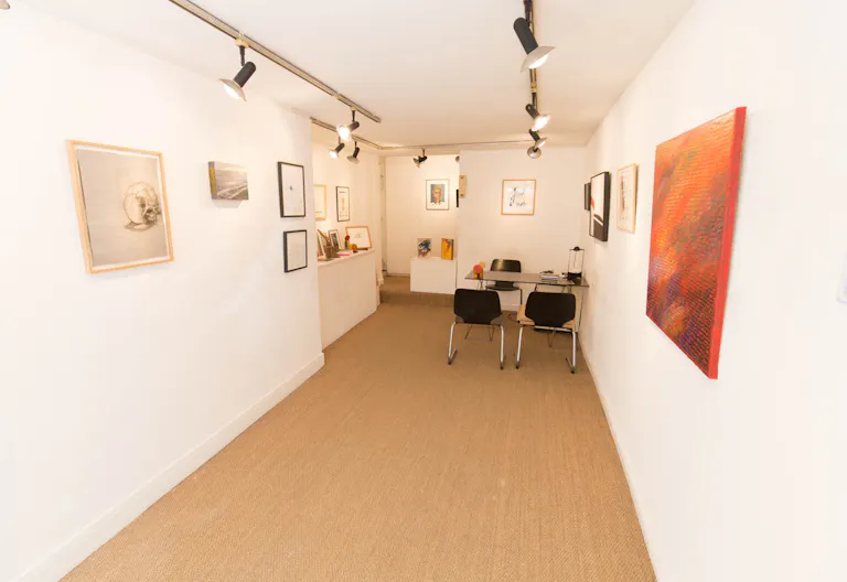 Showroom in Saint Germain des Prés - Image 2