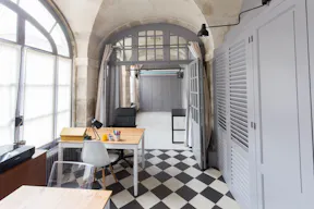 Unique Pop-Up Store in Le Marais - Image 5