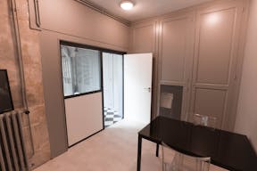 Unique Pop-Up Store in Le Marais - Image 7