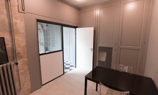 Unique Pop-Up Store in Le Marais - Image 7