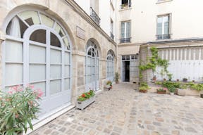 Unique Pop-Up Store in Le Marais - Image 8