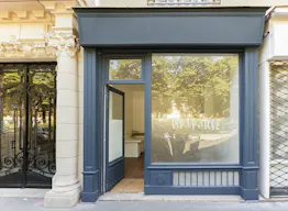 Minimal Pop-Up Store Ledru-Rollin - Image 1