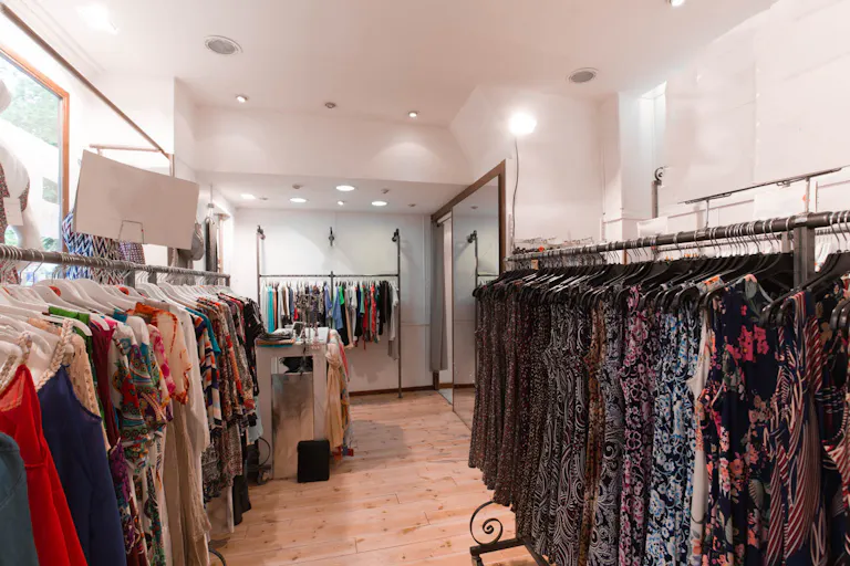Pop-Up Store in Trendy Le Marais - Image 1