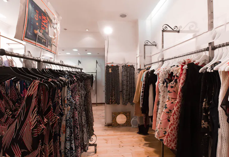 Pop-Up Store in Trendy Le Marais - Image 2