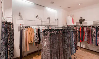 Pop-Up Store in Trendy Le Marais - Image 3
