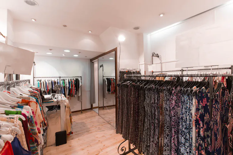 Pop-Up Store in Trendy Le Marais - Image 4