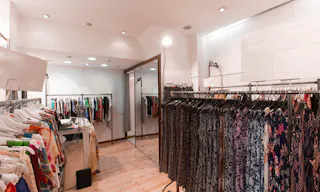 Pop-Up Store in Trendy Le Marais - Image 4