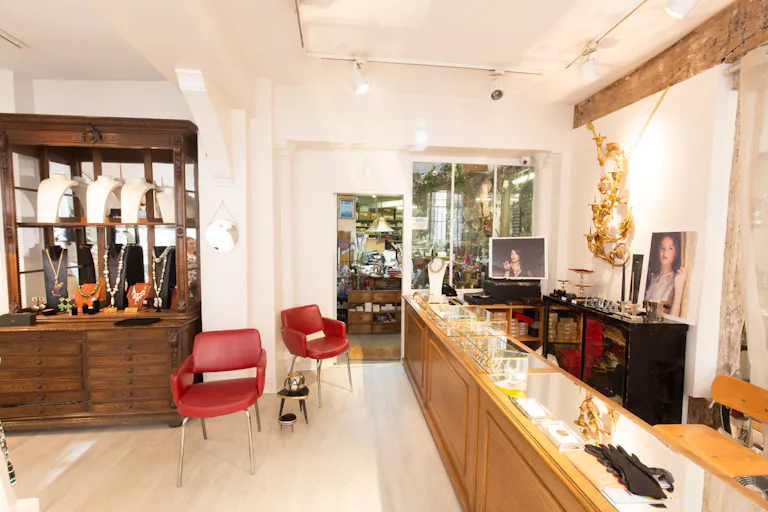 Pop-Up Store in Stylish Le Marais - Image 2