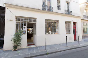 Pop-Up Store in Stylish Le Marais - Image 5