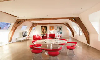 Place des Vosges Showroom - Image 0