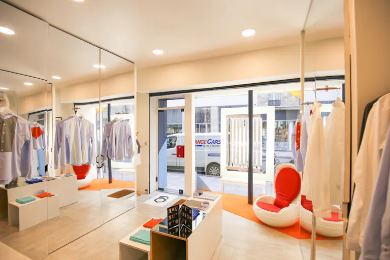 Modern Pop-Up Store in Le Marais - Image 0