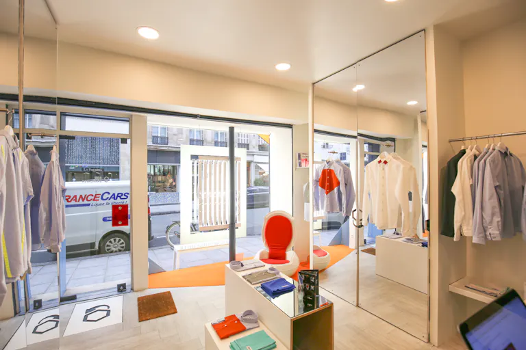 Modern Pop-Up Store in Le Marais - Image 1