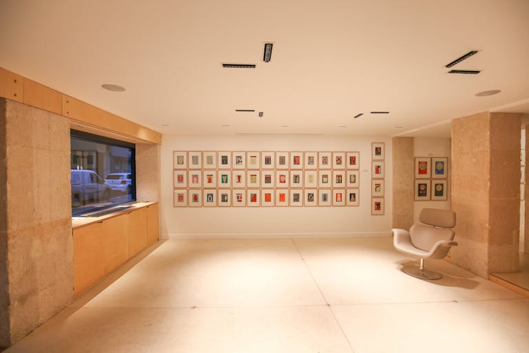 Beautiful Showroom in Republique - Image 1