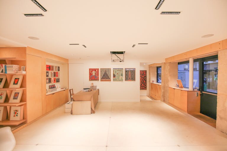 Beautiful Showroom in Republique - Image 2