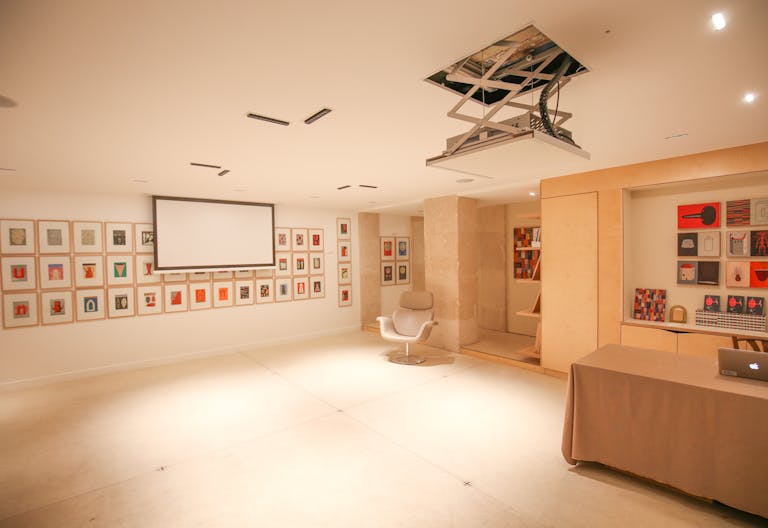 Beautiful Showroom in Republique - Image 3