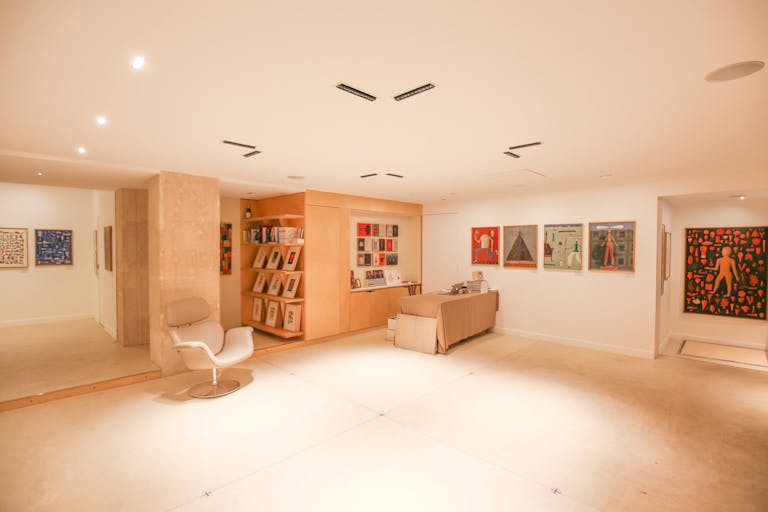 Beautiful Showroom in Republique - Image 4